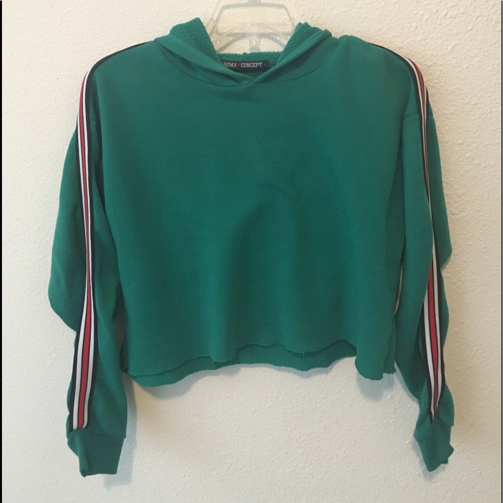 Roma Concept- cropped hoodie size Large